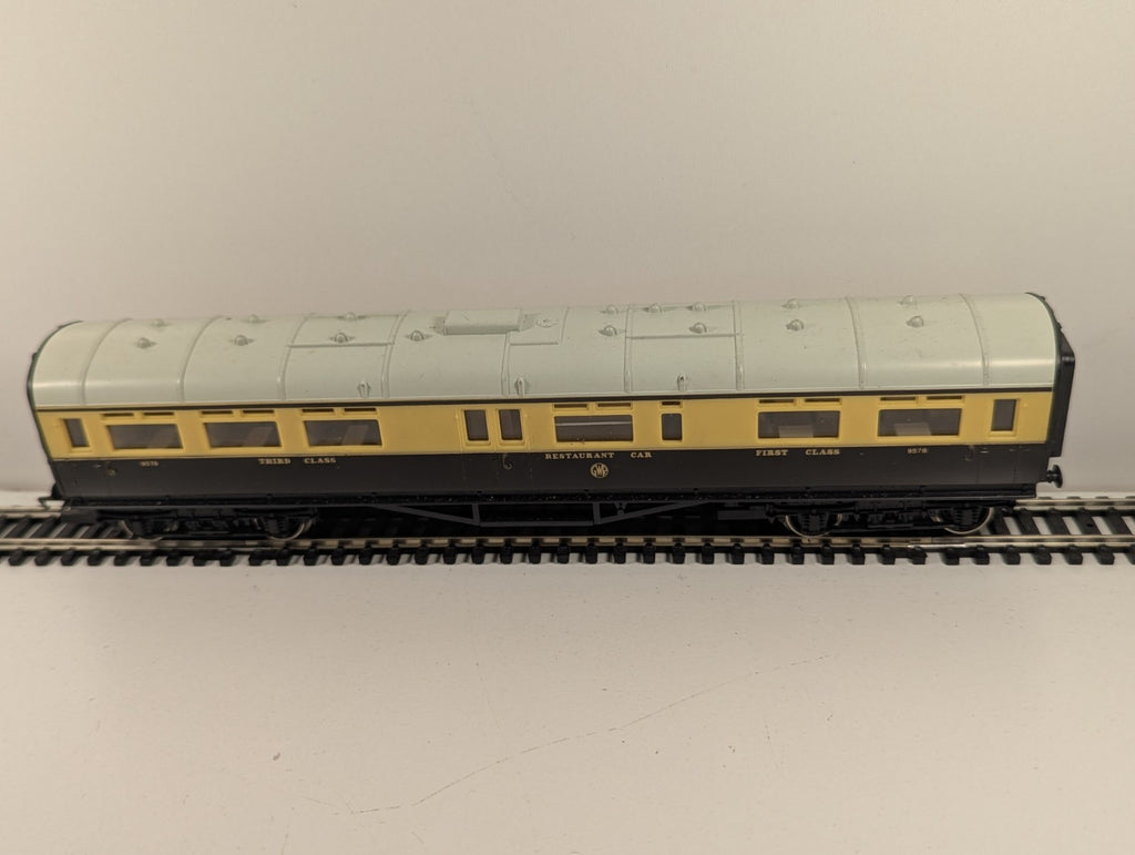 Hornby R454 OO Gauge GWR Collett Restaurant Car No. 9578