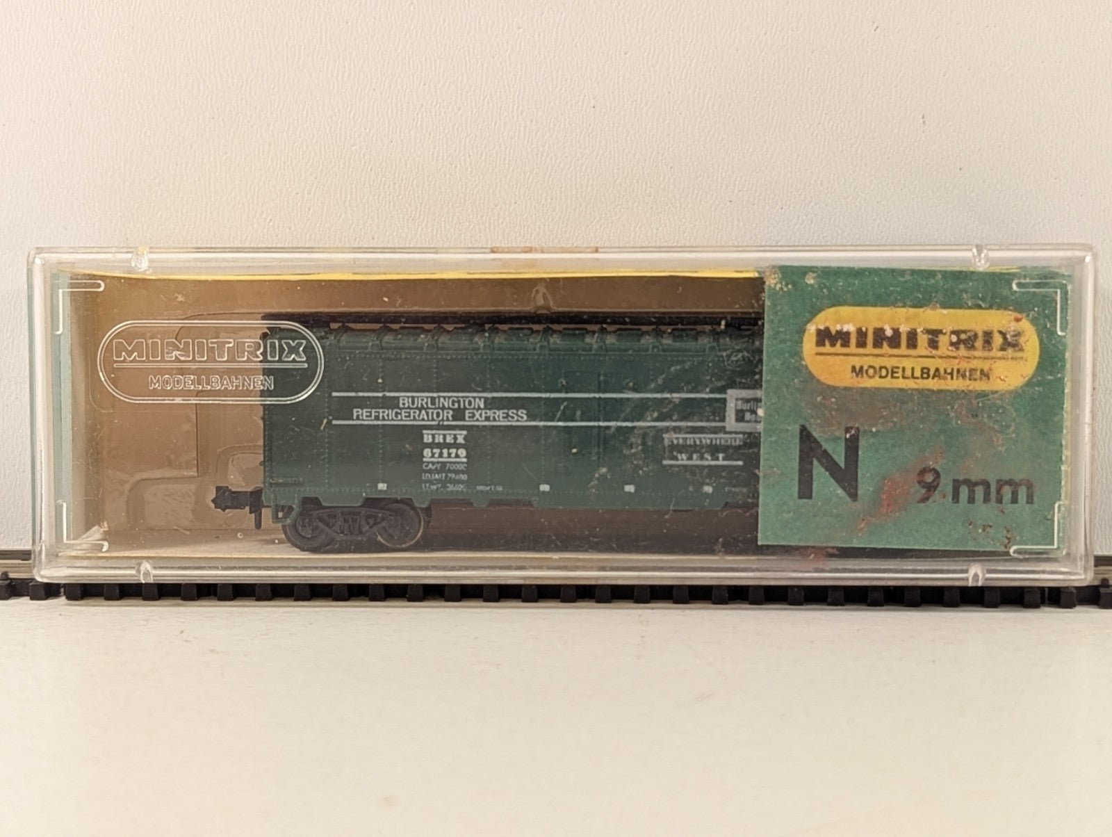 Minitrix 3248 N Gauge Burlington Refrigerator Express Boxcar - Boxed