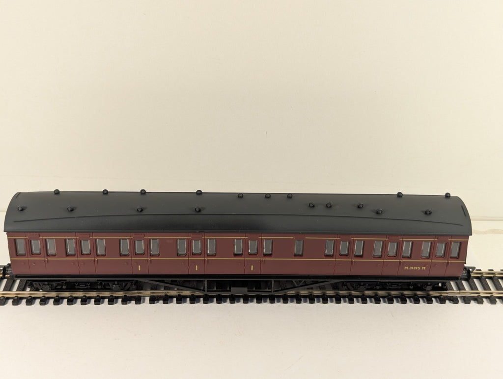GMR Airfix OO Gauge BR 57ft 1st Class Composite Non-Corridor Boxed
