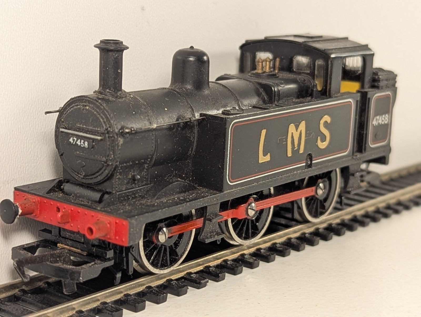 Hornby Class 3F "Jinty" 0-6-0T No.47458 Modified Steam Locomotive OO Gauge