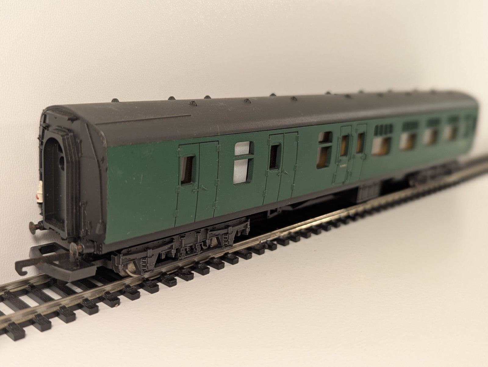 Lima OO Gauge BR Green Mk1 2nd Corridor Brake Coach S33454