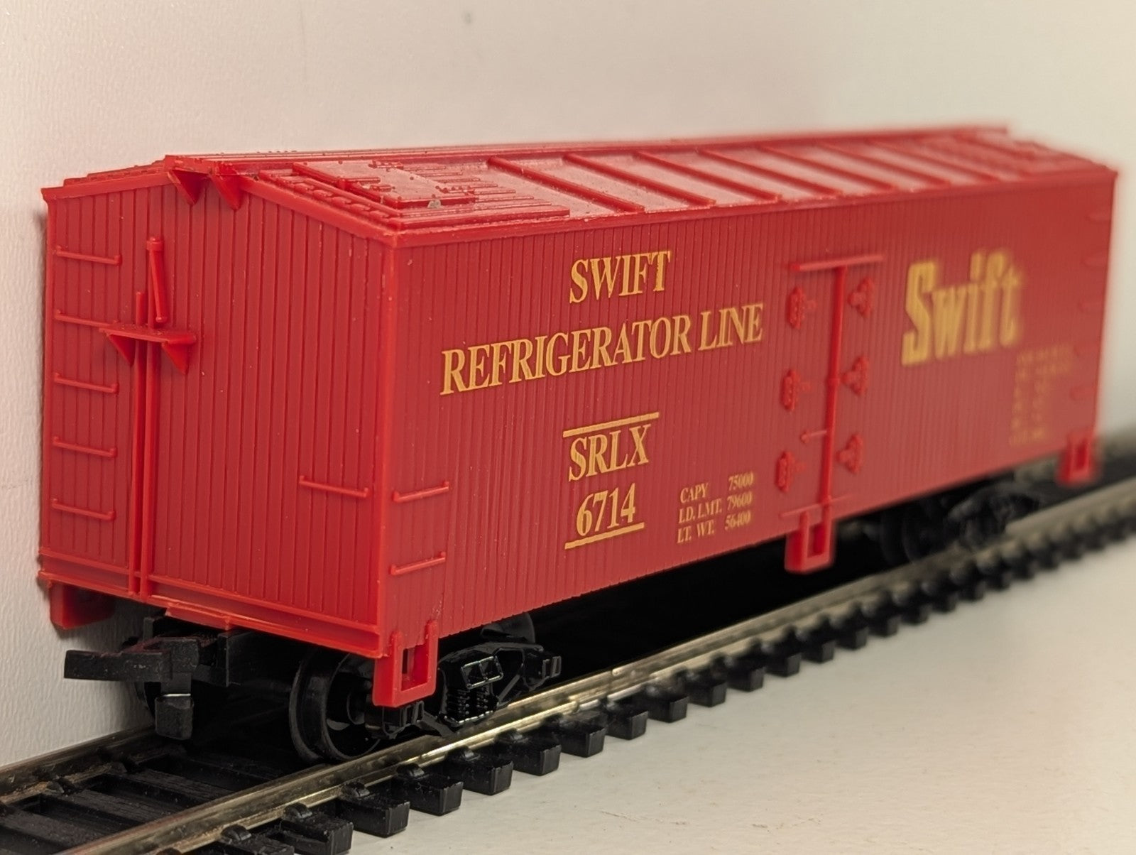 Industrial Rail HO Scale Swift Refrigerator Line Refrigerator Car 6714