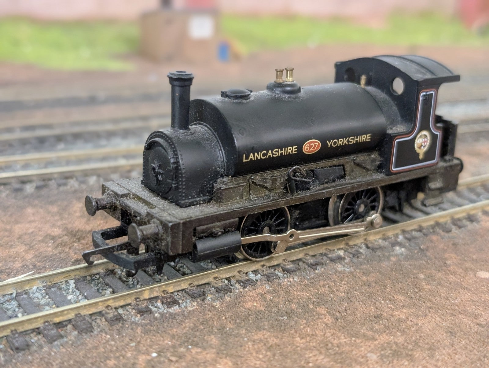 Hornby R150 Class 0F 'Pug' 0-4-0 627 in L&Y Black