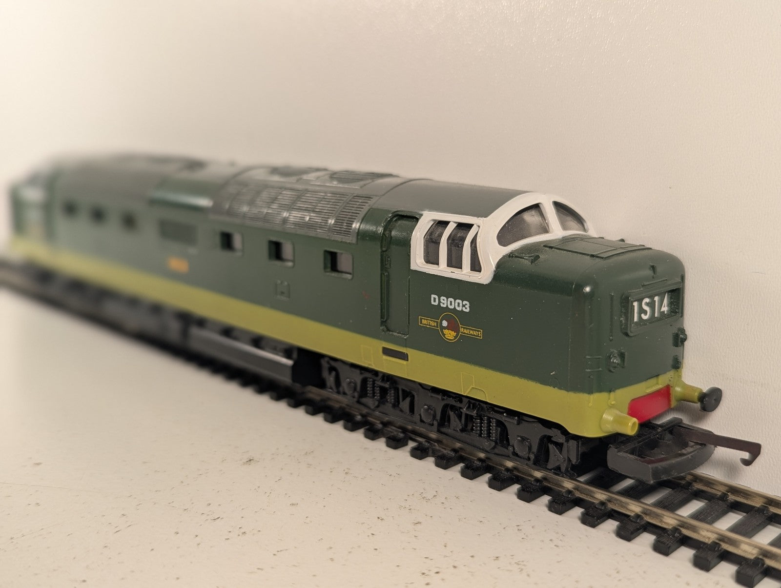 Lima OO Gauge Class 55 Deltic 'Meld' Diesel Locomotive D9003 BR Two-Tone Green