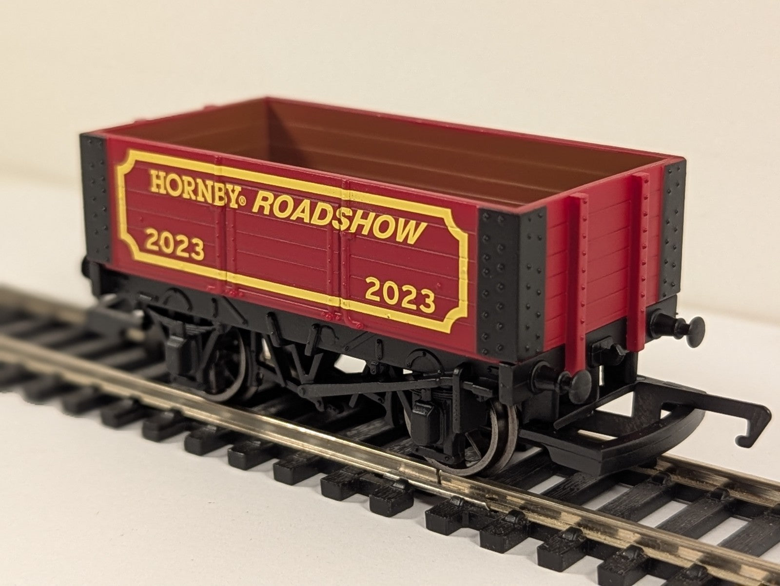 Hornby R60085 OO Gauge 2023 Roadshow 6 Plank Wagon - Boxed