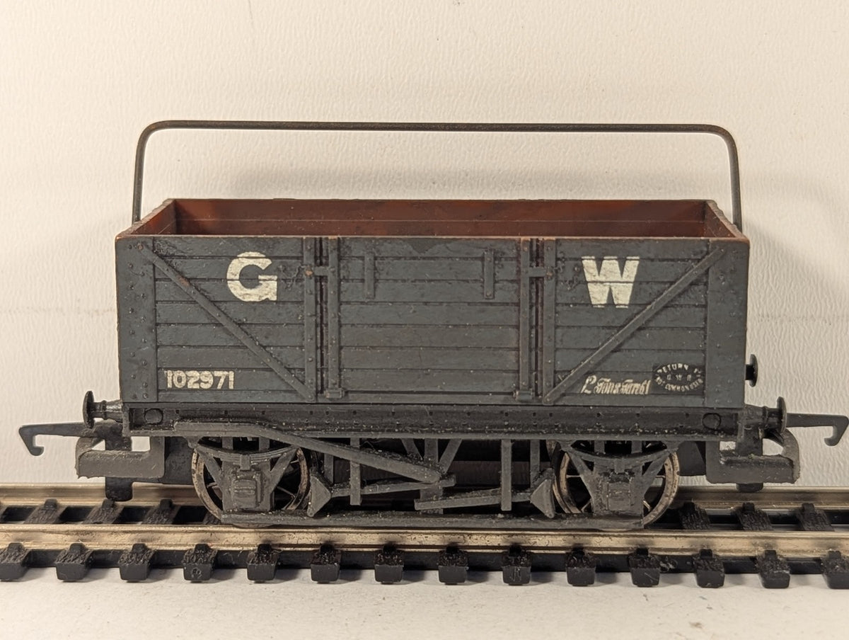 Hornby OO Gauge GWR 5 Plank Open Wagon with Sheet Support Goods Wagon 102971
