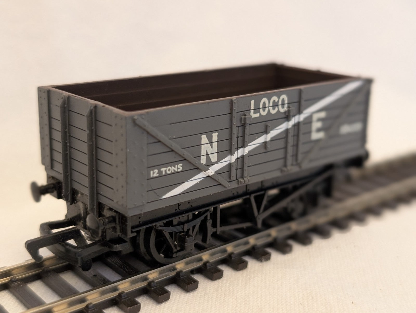 Mainline OO Gauge 7 Plank 12 Ton Loco Coal Wagon Goods Wagon HB4333