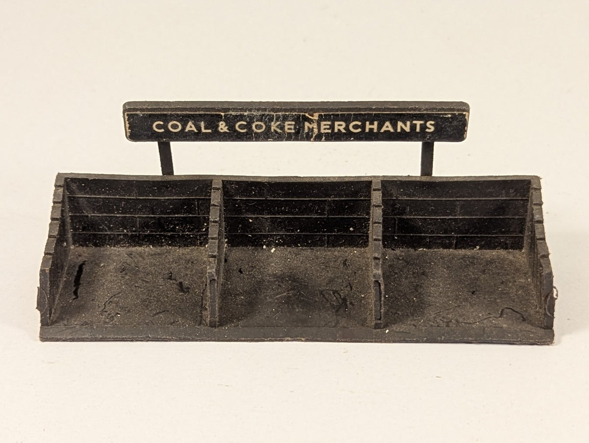 Peco LK-3 OO Gauge Coal Staithes Kit