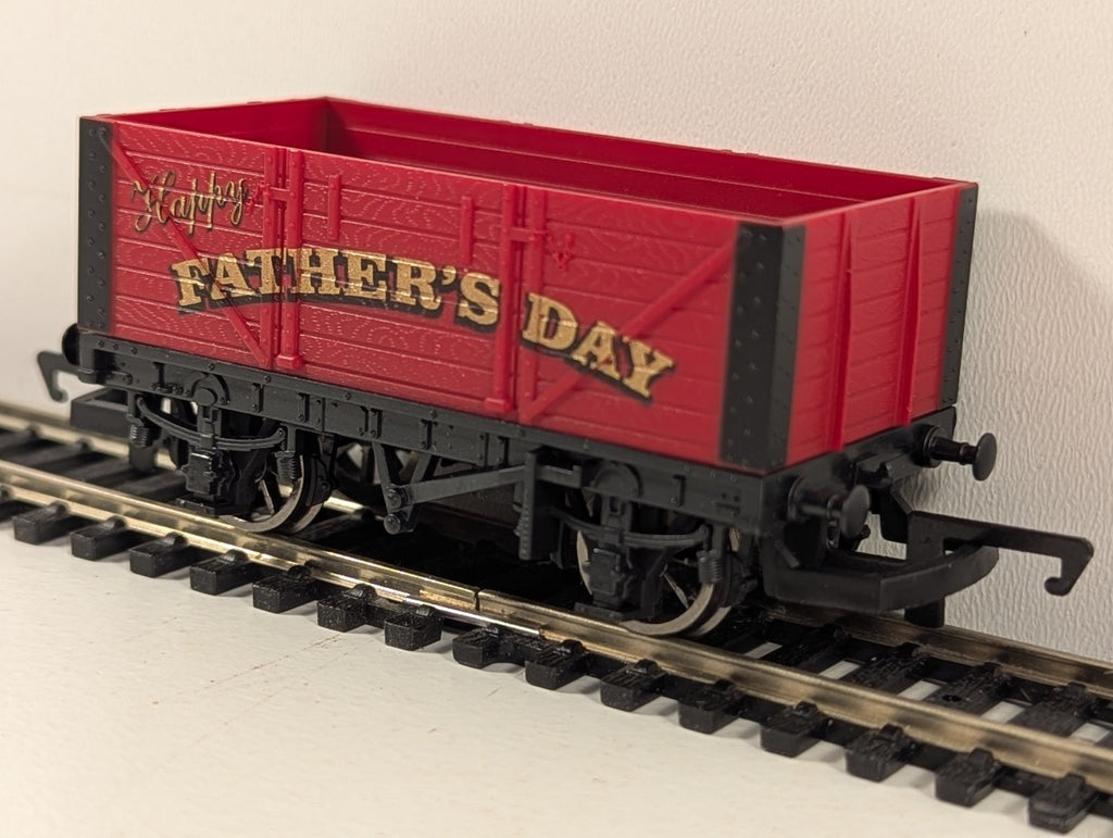 Hornby R6778 Father’s Day Open Wagon