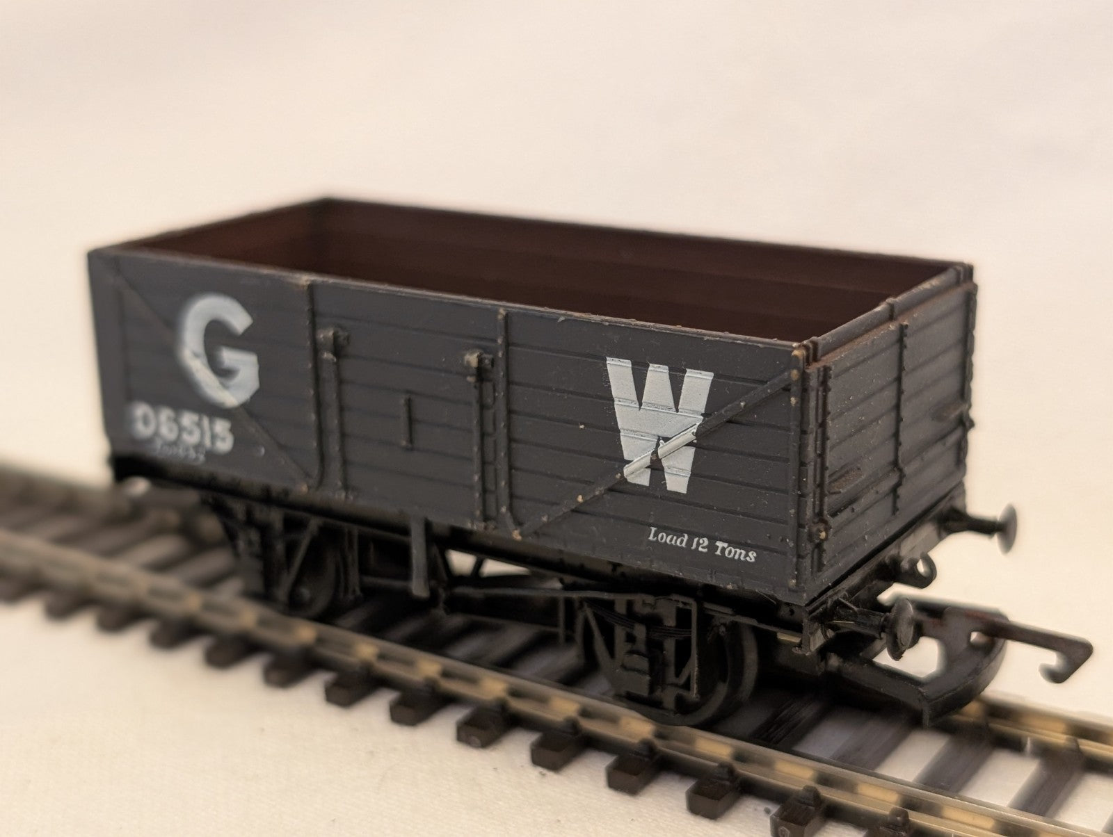 Dapol OO Gauge GWR 7-Plank Open Wagon 06515 - Dark Grey