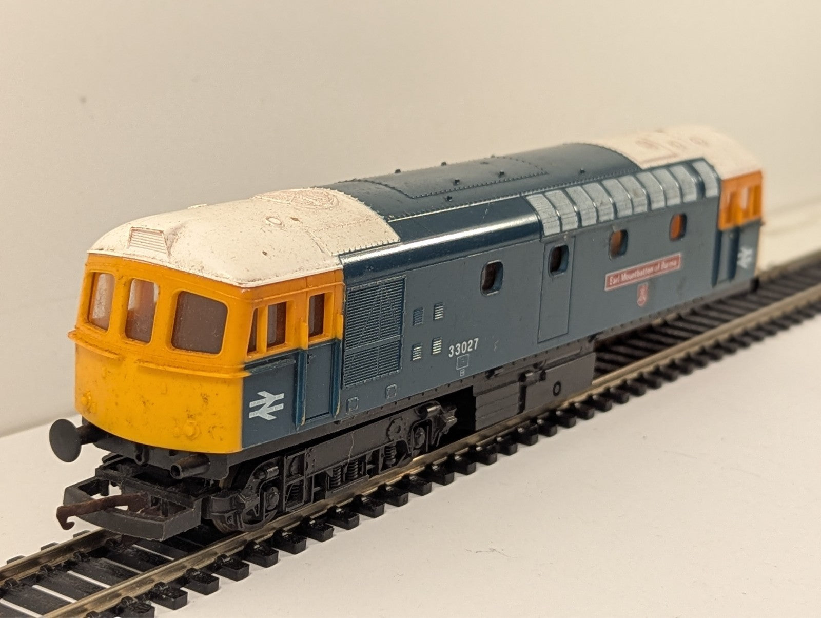 Lima BR Class 33 "Earl Mountbatten of Burma" Diesel Locomotive OO Gauge