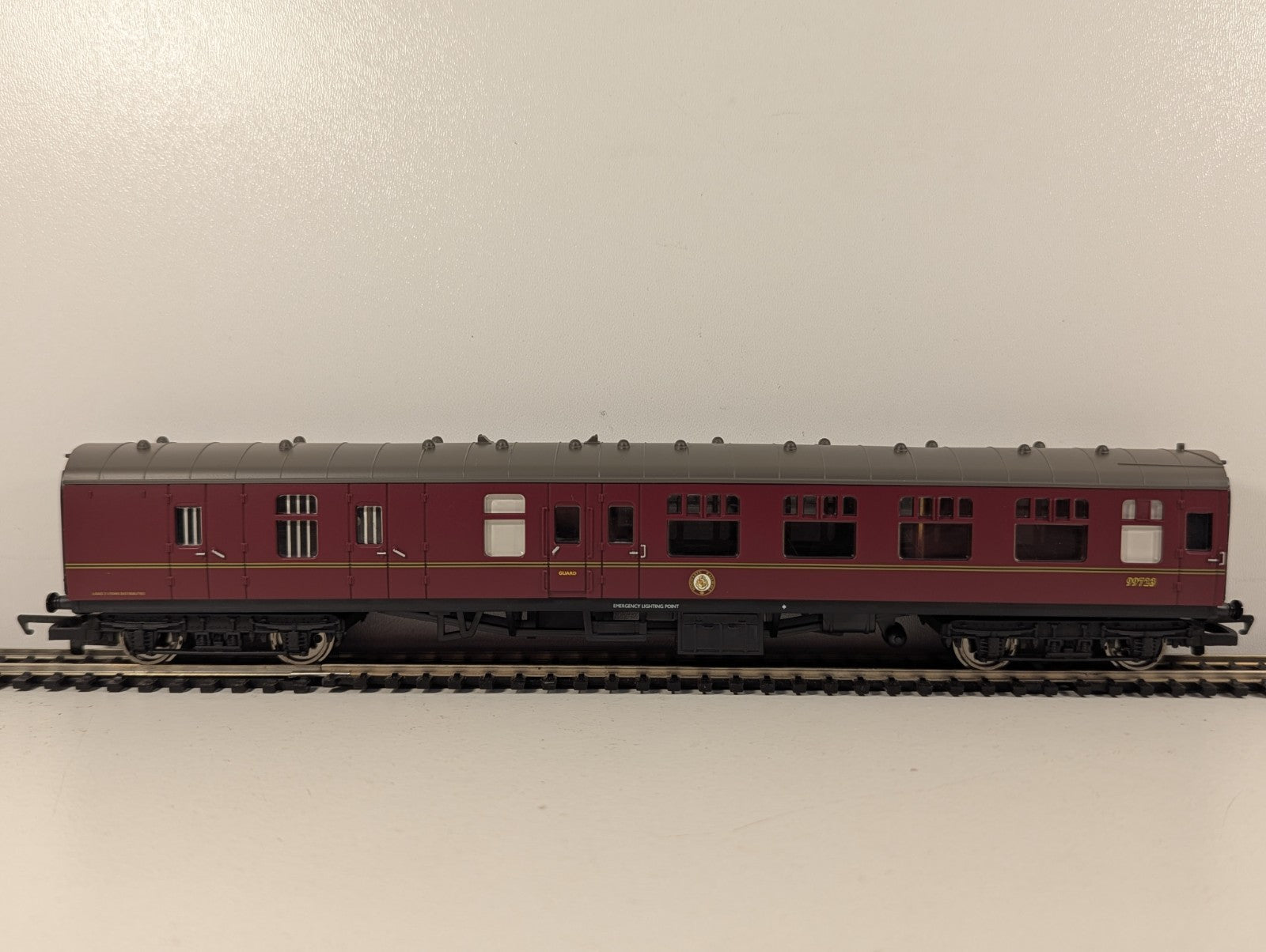 Hornby R4149A Hogwarts Express Brake Coach
