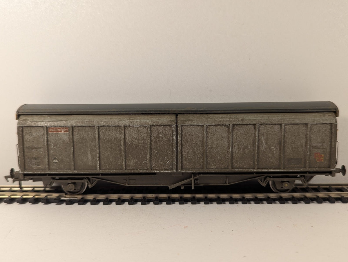 Bachmann OO Gauge VGA Sliding Wall Van Goods Wagon 210614