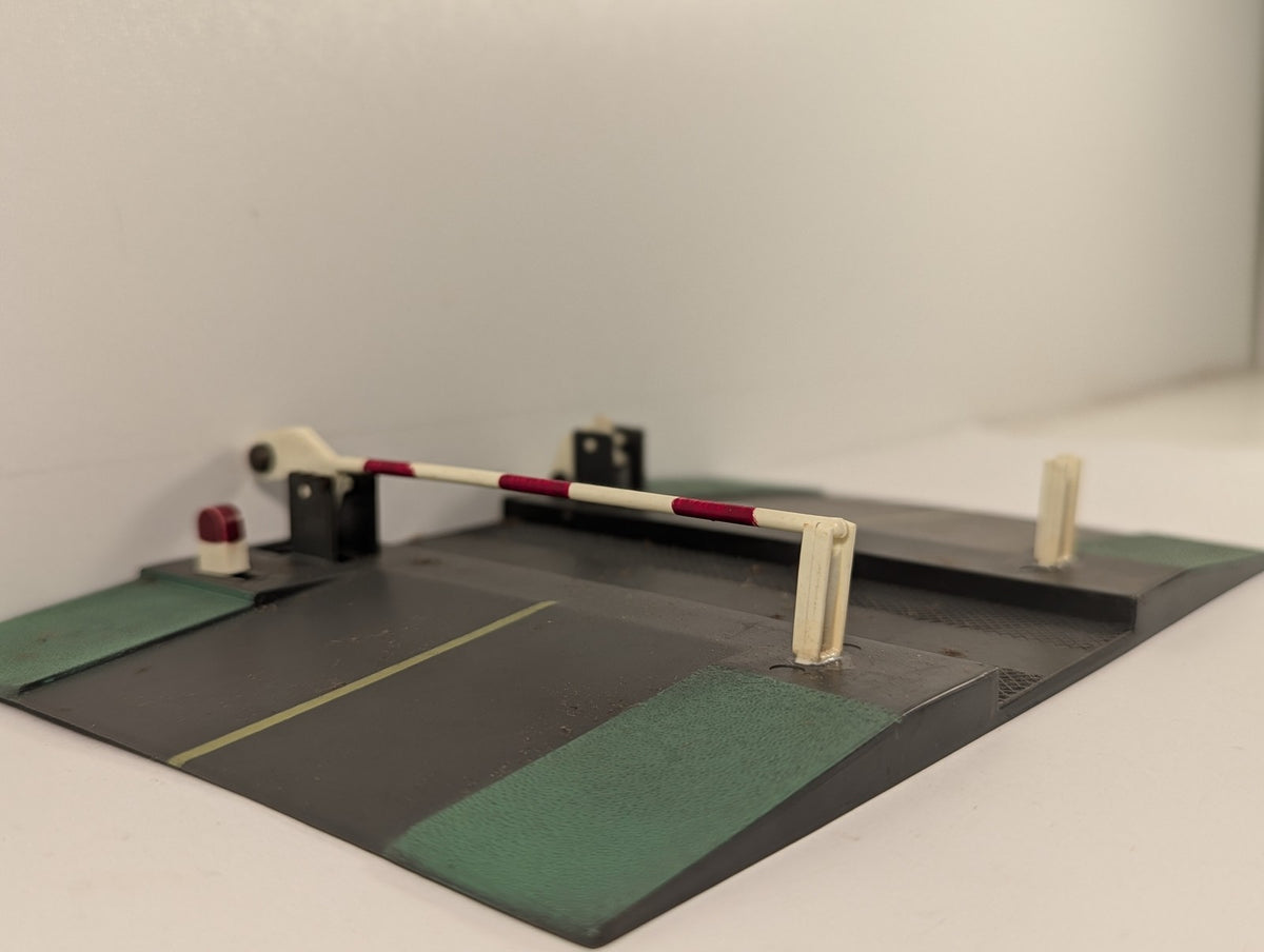 Playcraft OO/HO Single Track Level Crossing
