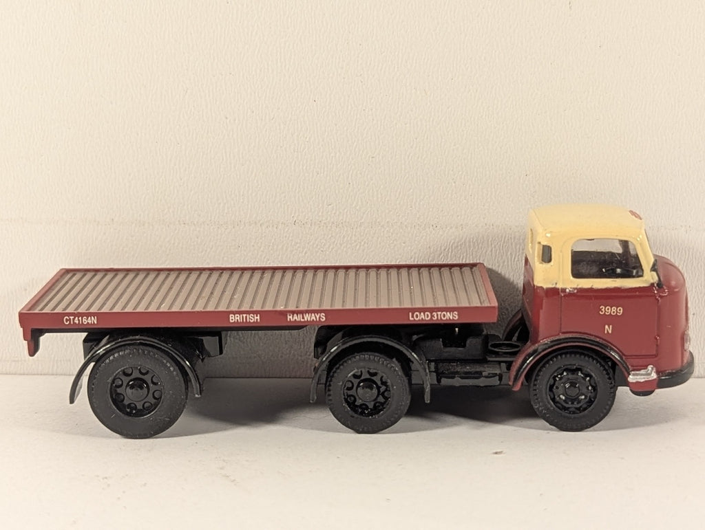 Lledo OO Gauge Karrier Bantam Articulated Flatbed Die-cast Vehicle 3989 N