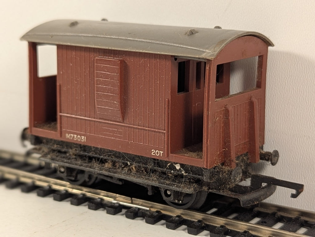 Tri-ang Railways R16 Brown 20 Ton Brake Van