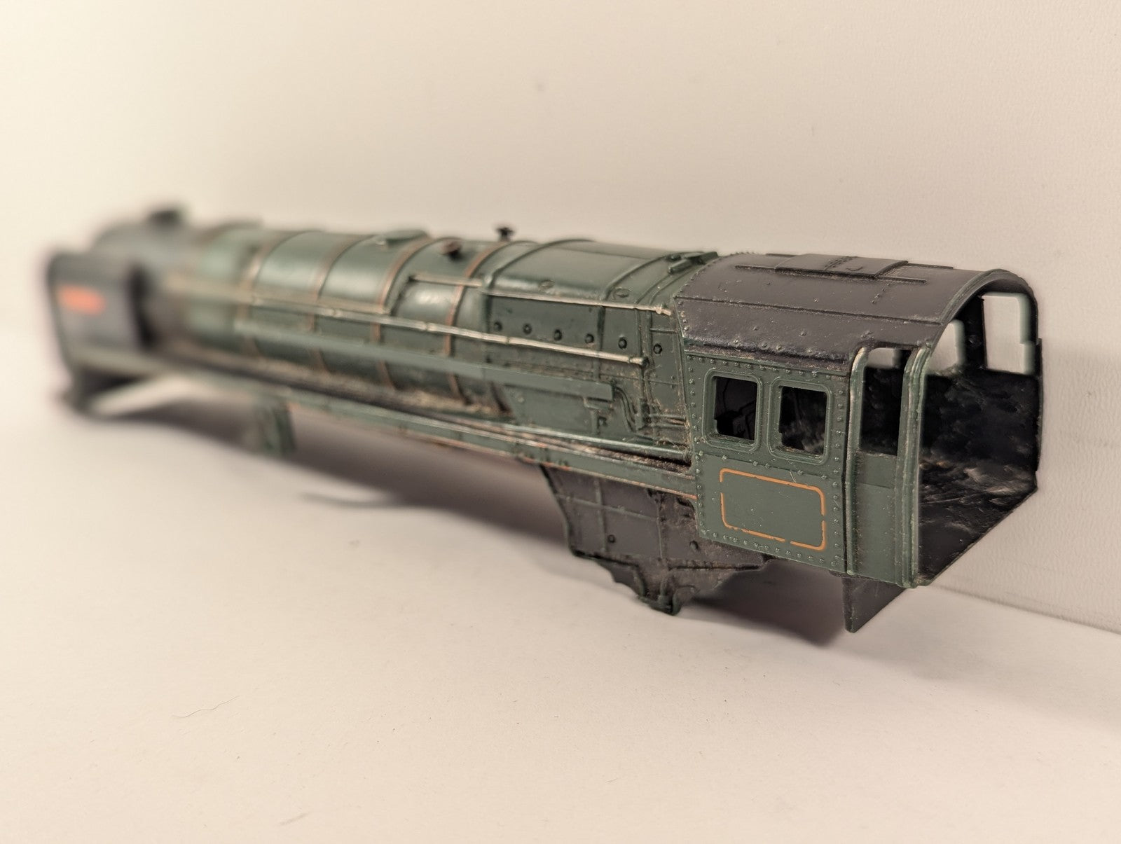 Tri-ang OO Gauge Class 7MT 'Britannia' Locomotive Body 70000 BR Green R259