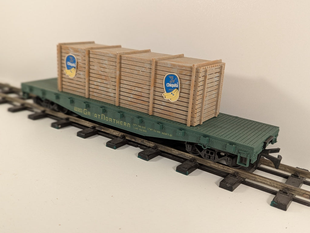 AHM 7301C Great Northern Flat Car with Crate – O Scale