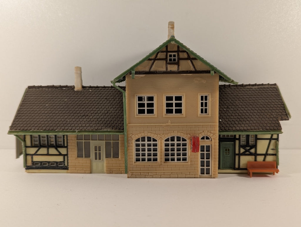Faller HO Gauge Bahnhof Bergheim Buildings 222112