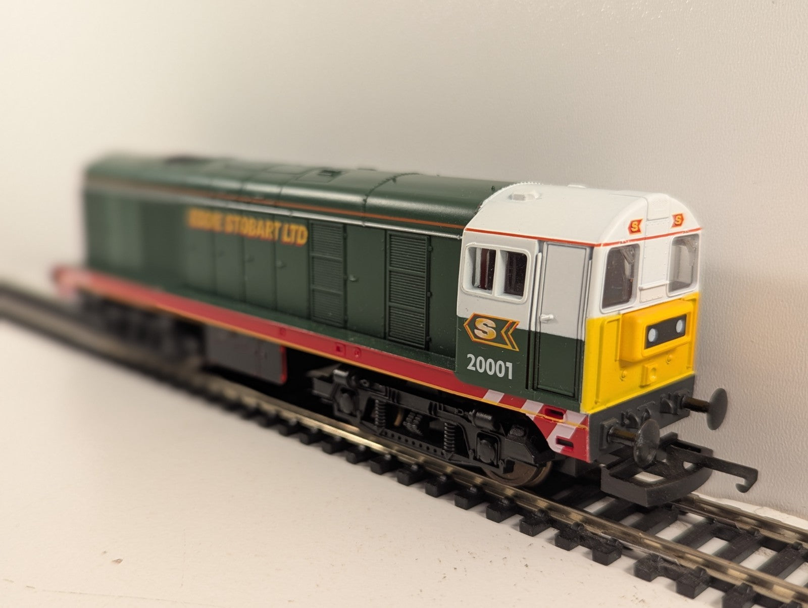 Lima L205069 “Eddie Stobart LTD” Class 20 Diesel Locomotive