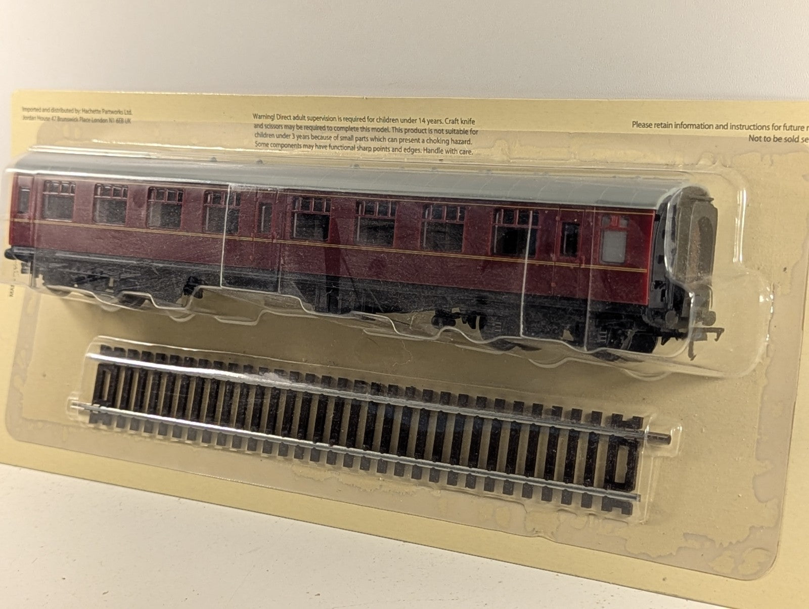 Hachette OO Gauge BR Mk1 TSO Coach & Track Pack - Boxed & Unopened