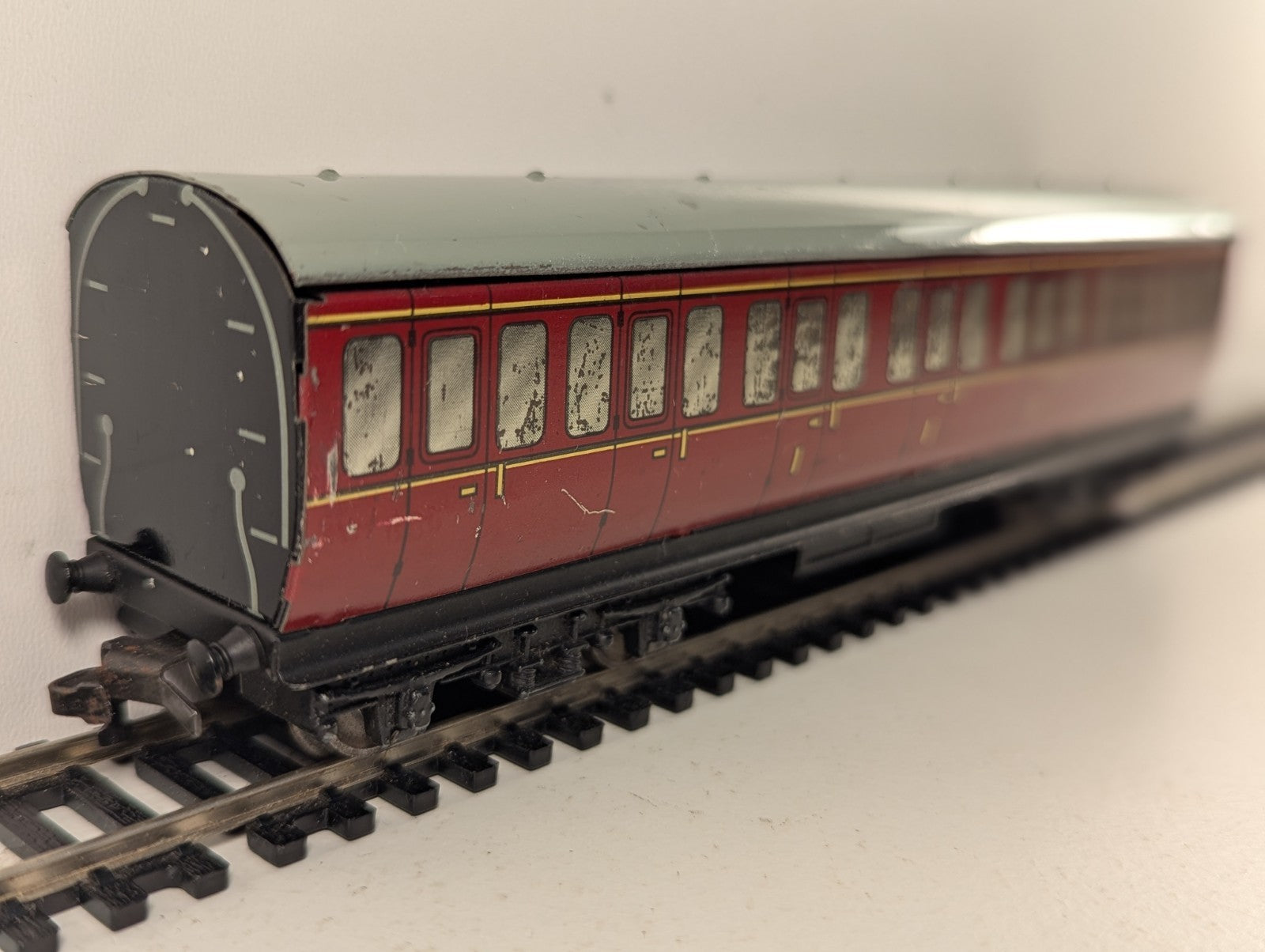Hornby Dublo First Class Tinplate Suburban Coach OO Gauge