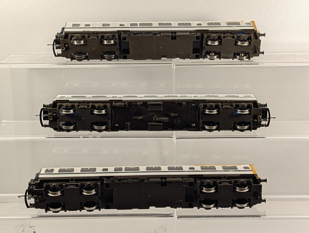 Hornby OO Gauge Class 110 B.R. 3-Car Diesel Multiple Unit Pack