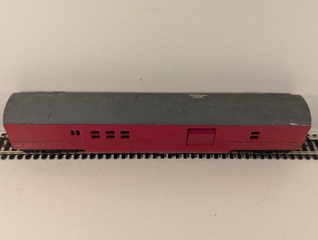 Tri-ang R119 Transcontinental Operating Mail Coach Maroon Repainted OO Gauge
