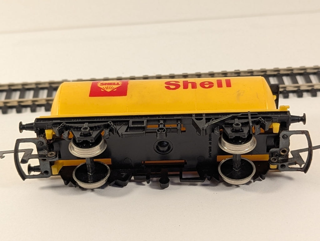 Hornby OO Gauge Shell Tank Wagon Shell Yellow
