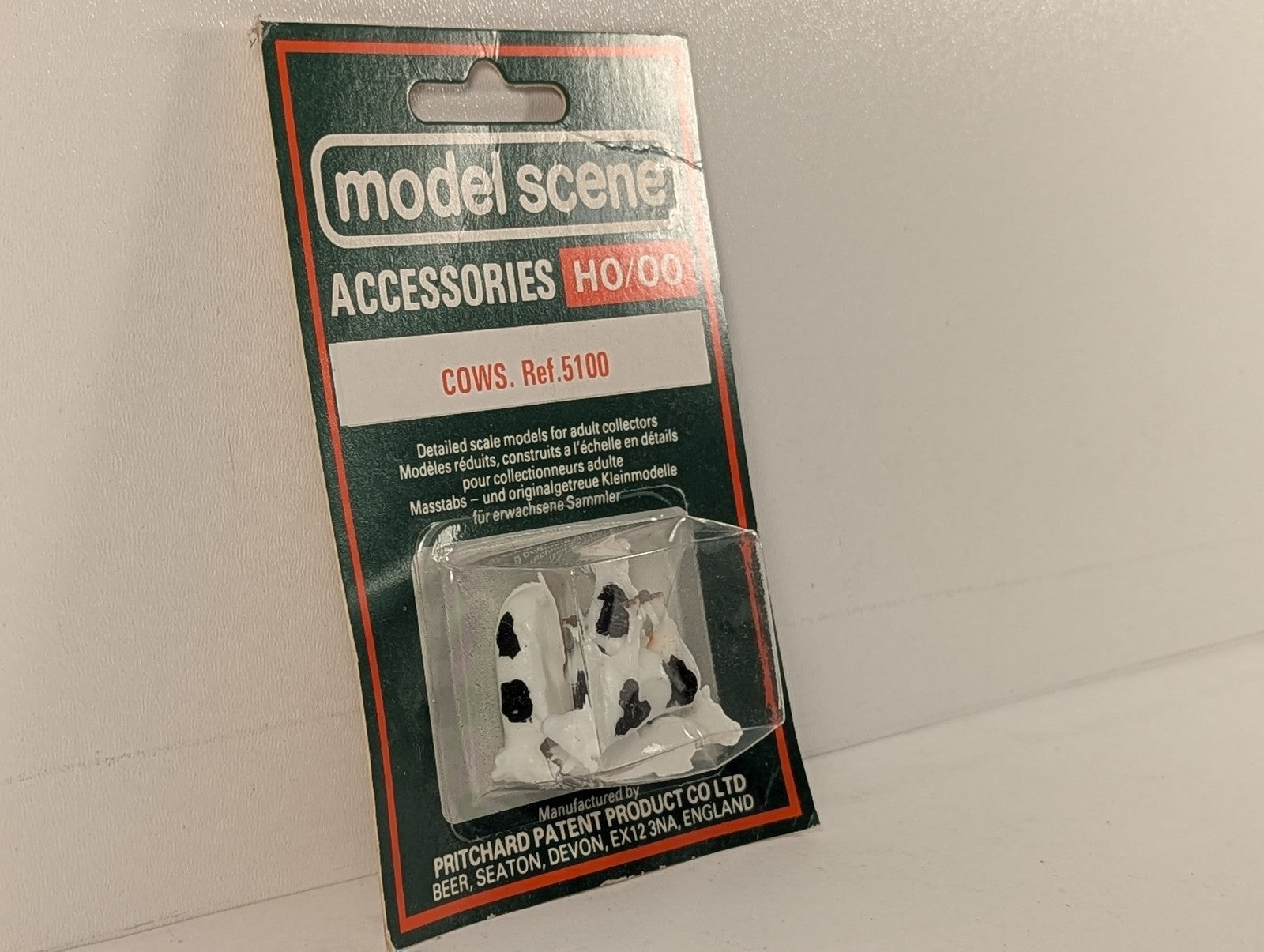 Model Scene HO/OO Cows Scenic Accessories Friesian 5100