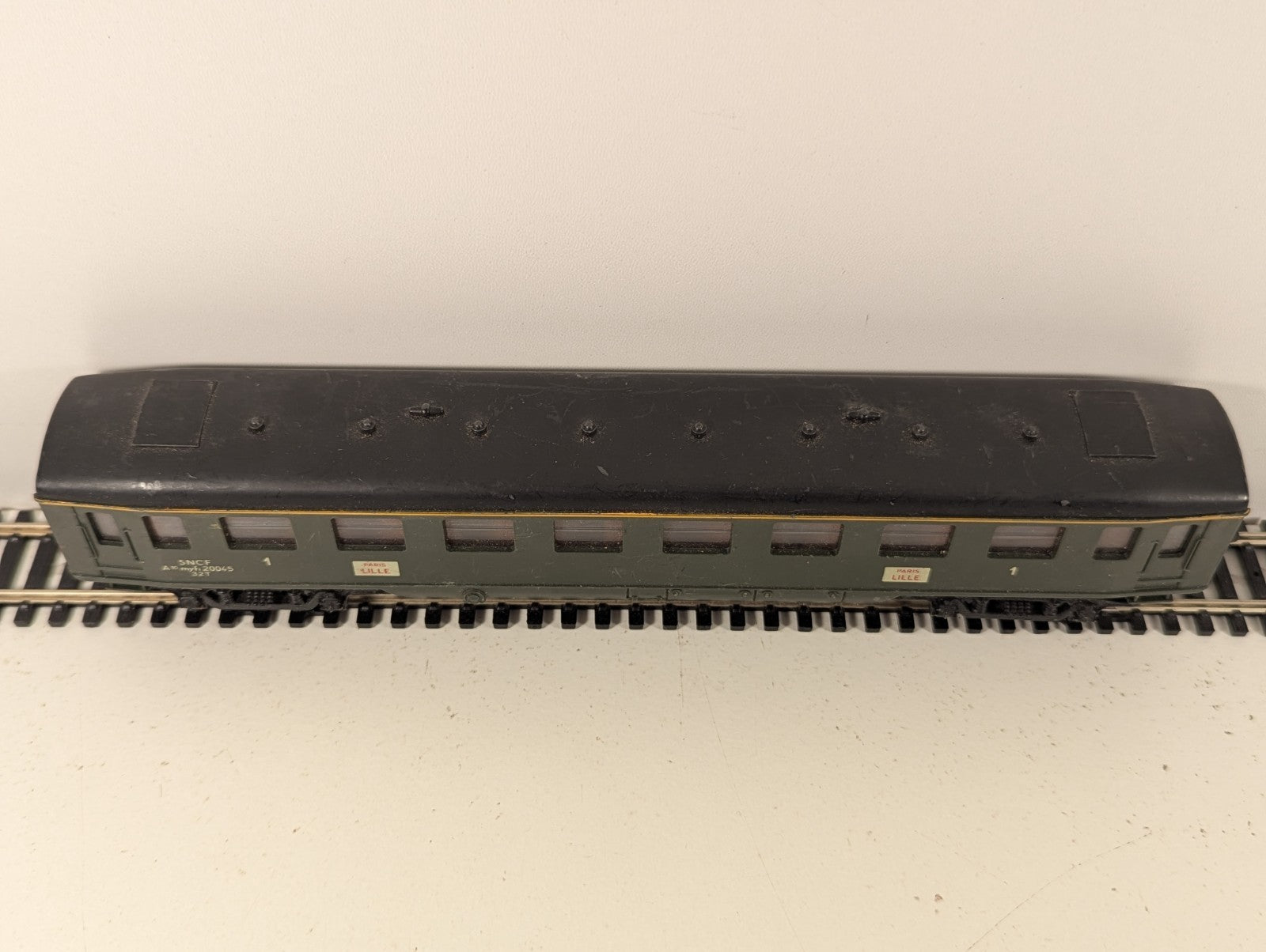 Hornby-Acho HO Gauge SNCF 1st Class Green Passenger Coach
