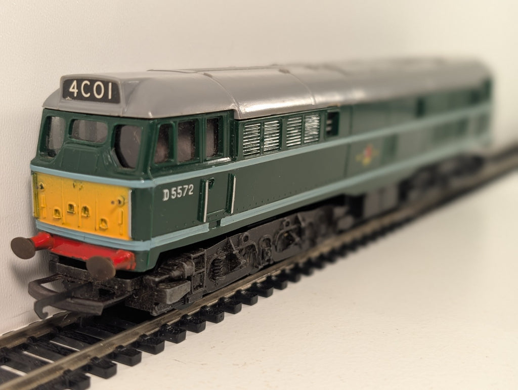 Hornby R357 OO Gauge Class 31 Diesel Locomotive BR Green DCC Fitted Boxed