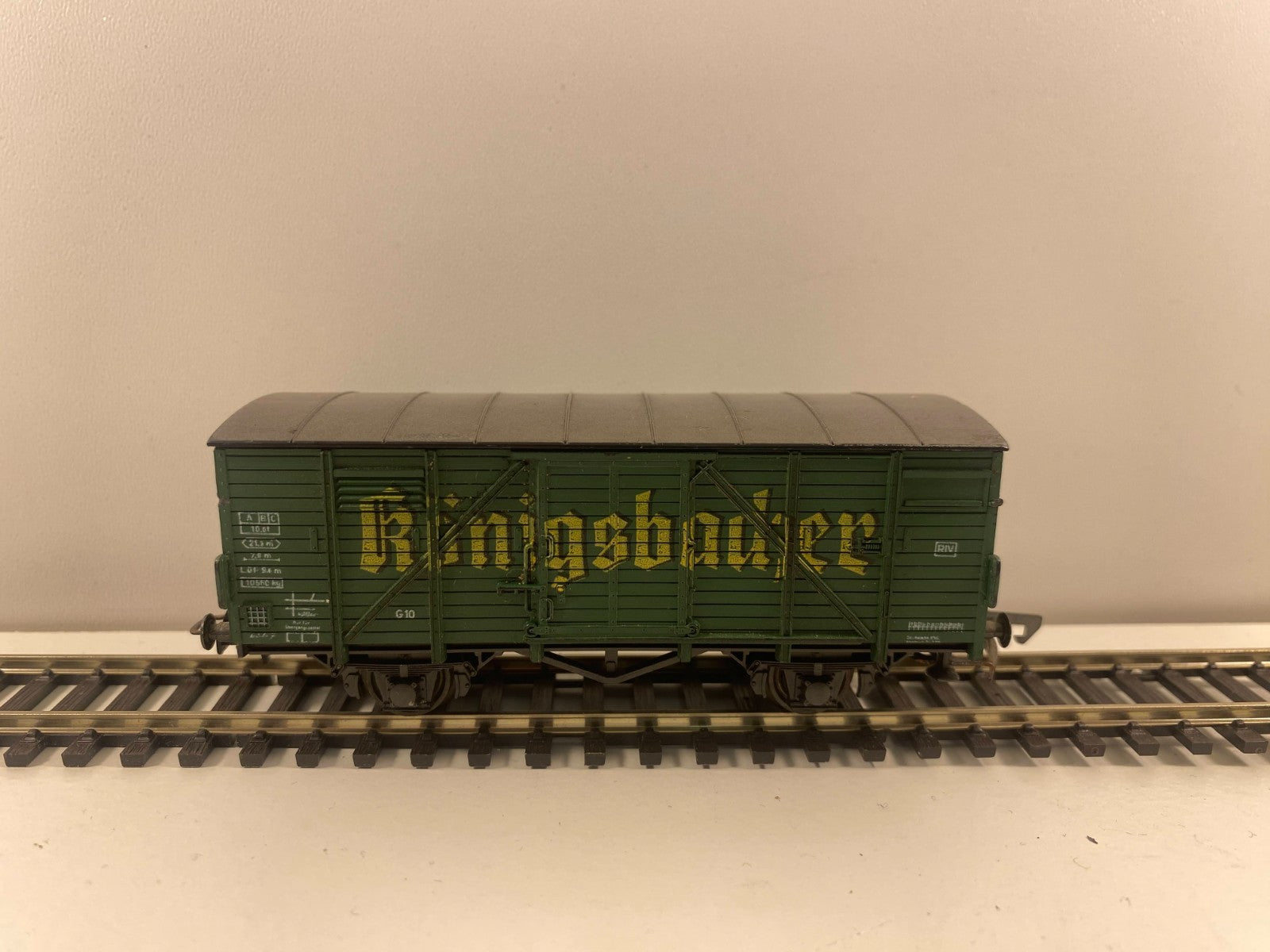 Roco 46003 Königsbacher Beer Refrigerated Wagon – HO Gauge