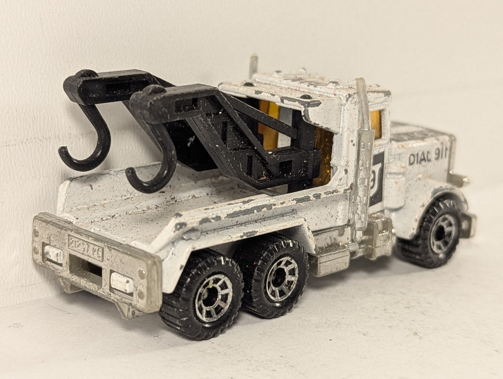 Matchbox Peterbilt Police Wrecker Tow Truck Die-cast Model 9 Police White