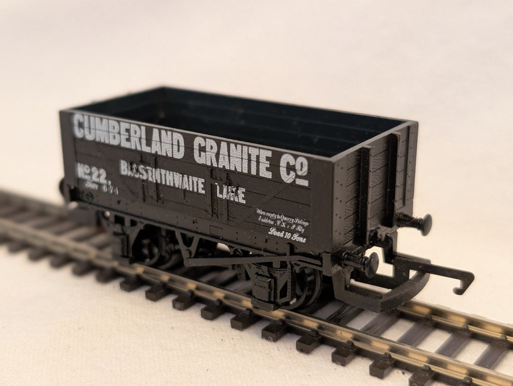 Hornby OO Gauge Cumberland Granite Co. 5-Plank Open Wagon 22 R218