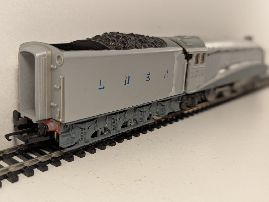 Hornby LNER Class A4 4-6-2 No.2509 "Silver Link" OO Gauge