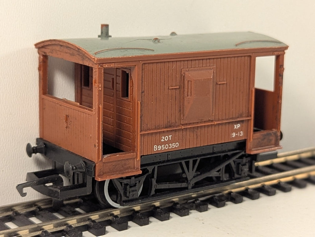 Hornby R239X020 BR 20 Ton Brown Brake Van