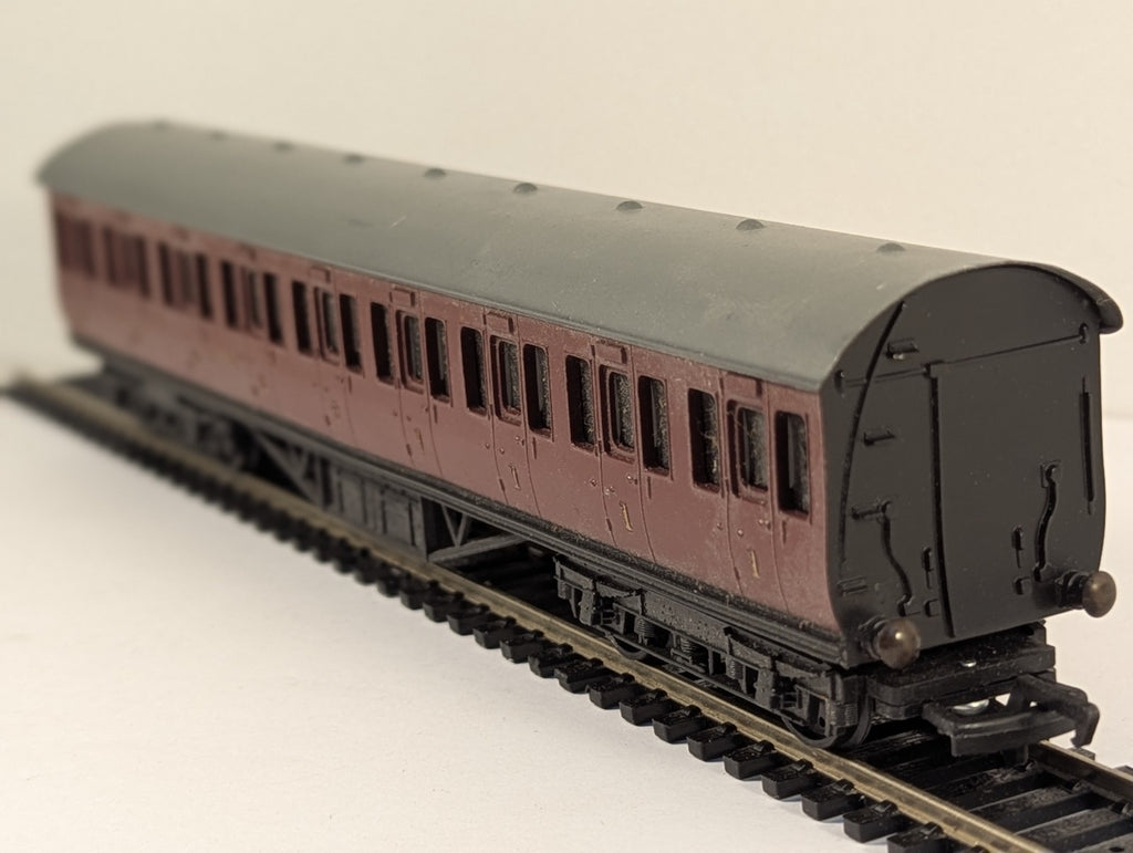 Kitbuilt Suburban Composite Coach Maroon