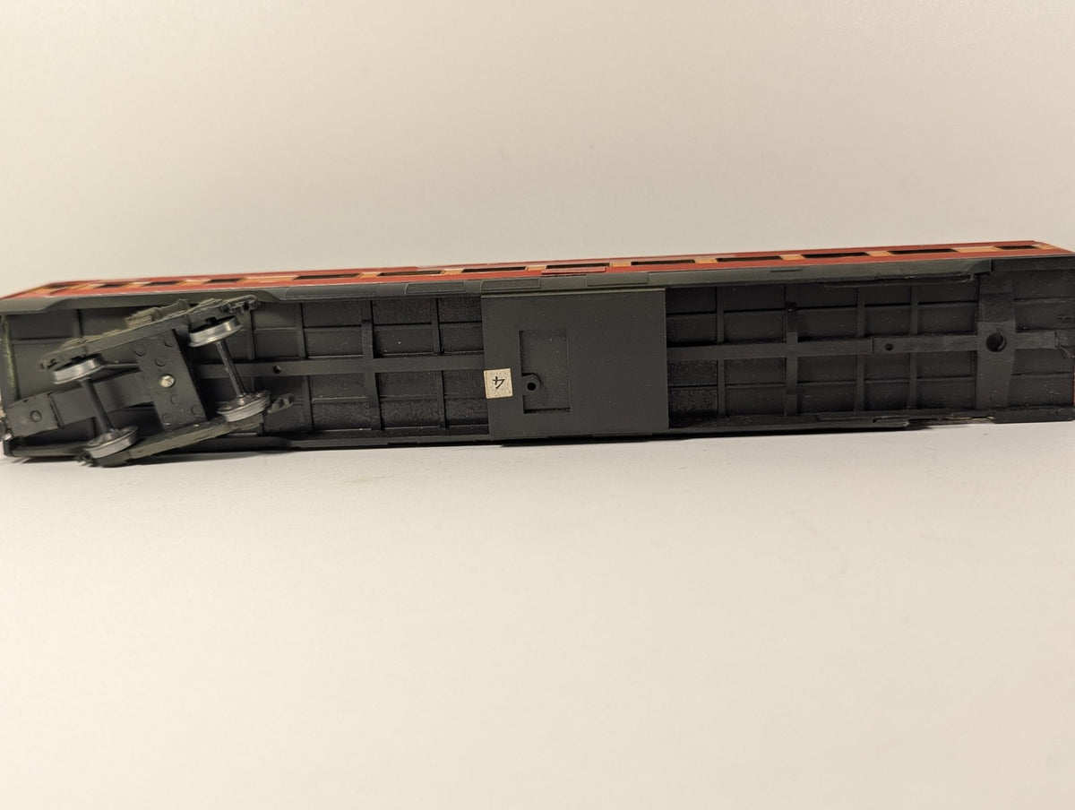 Athearn HO Scale Southern Pacific Daylight Chair Car Passenger Car SP 2424 1818