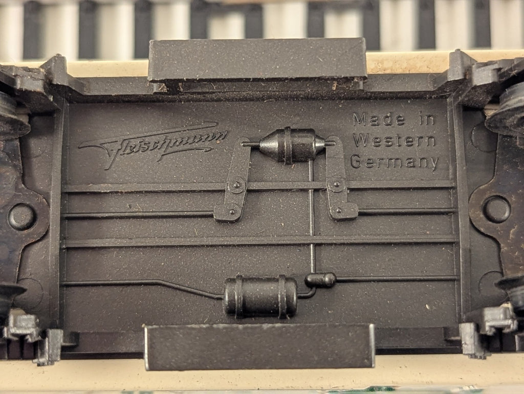 Fleischmann HO Gauge Carlsberg Beer Goods Wagon
