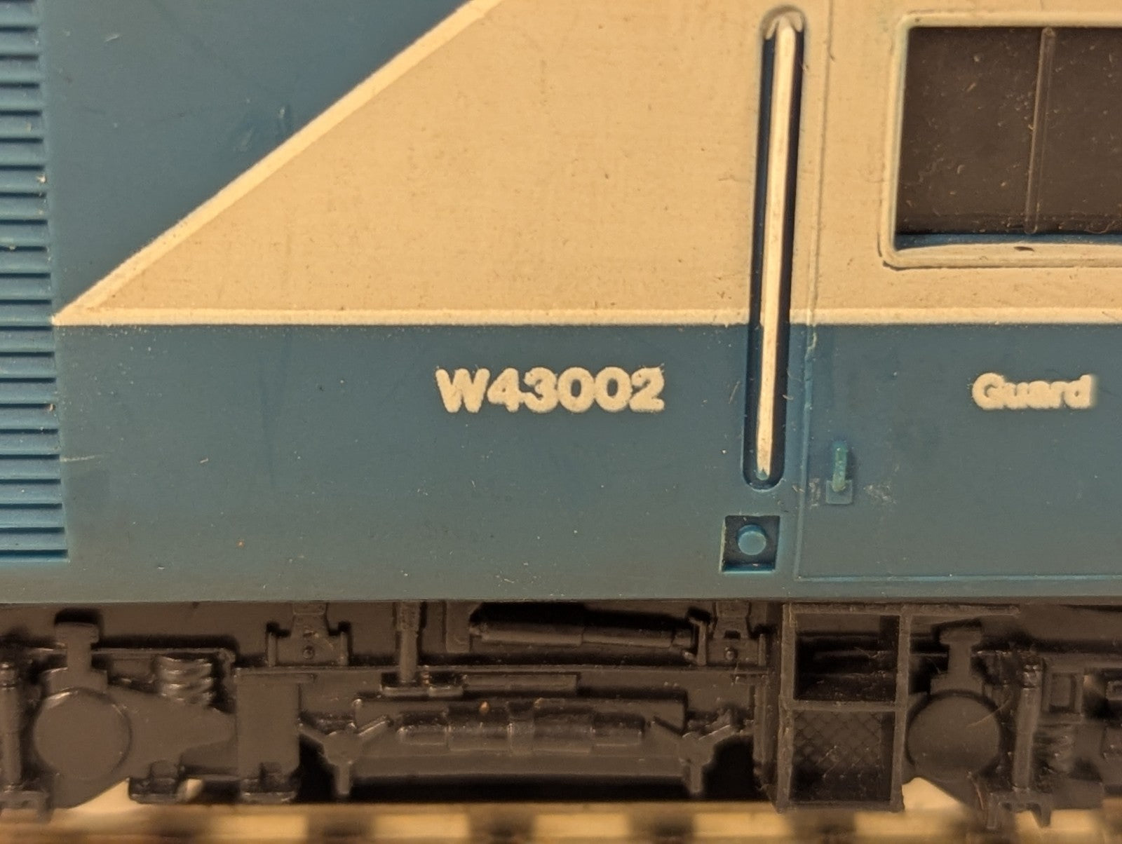 Hornby OO Gauge Class 43 HST Inter-City 125 Power and Dummy Car