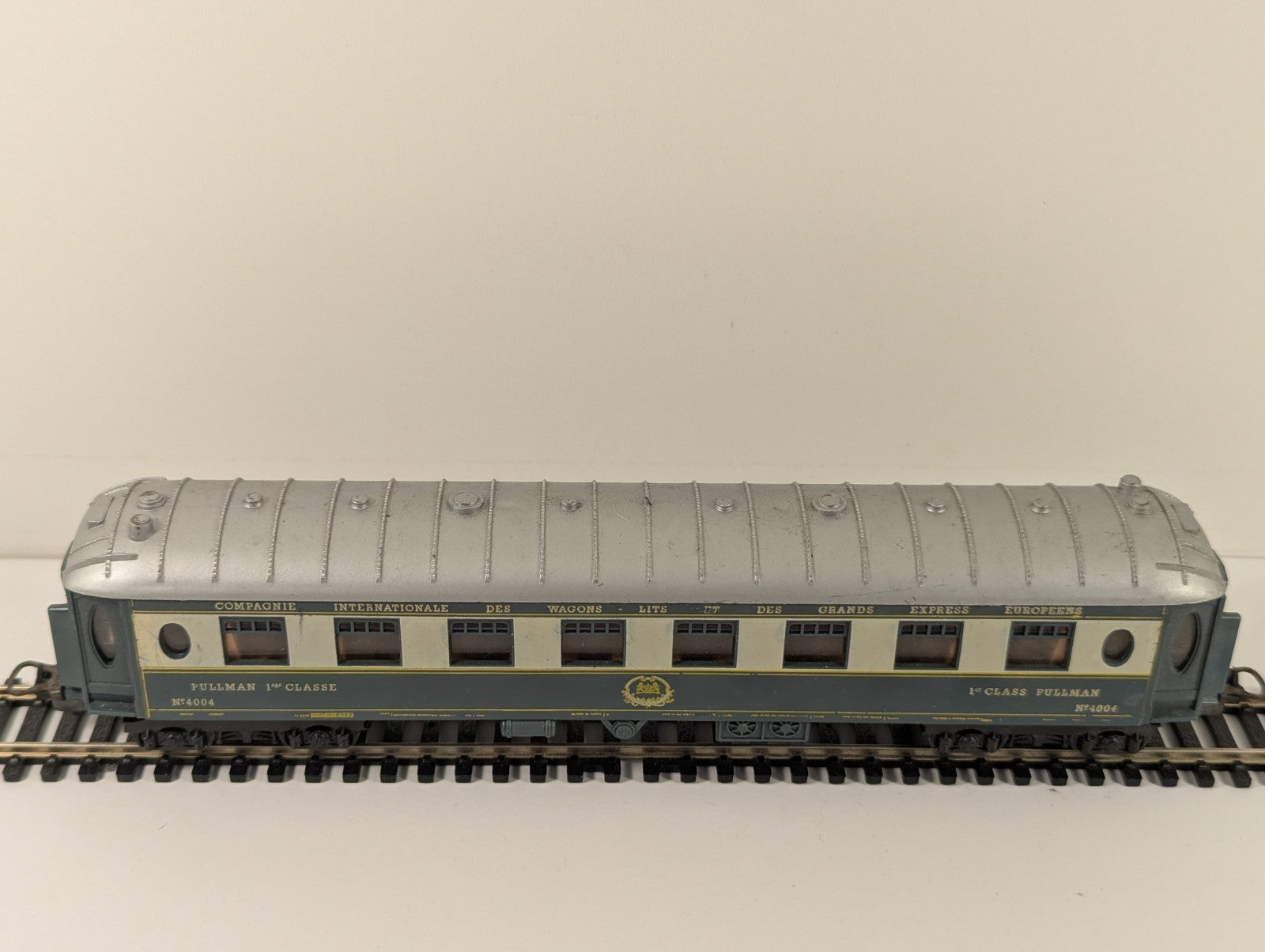 Lima HO Gauge CIWL Pullman 1st Class Coach 4004