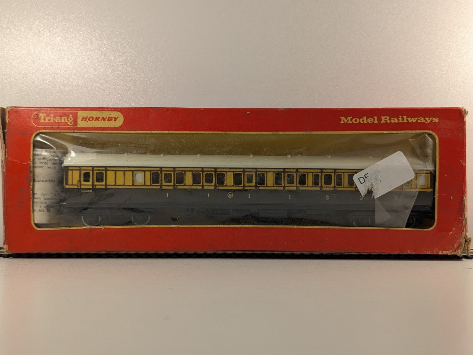 Hornby Railways R27 OO Gauge GWR First & Third Brake Coach - Boxed