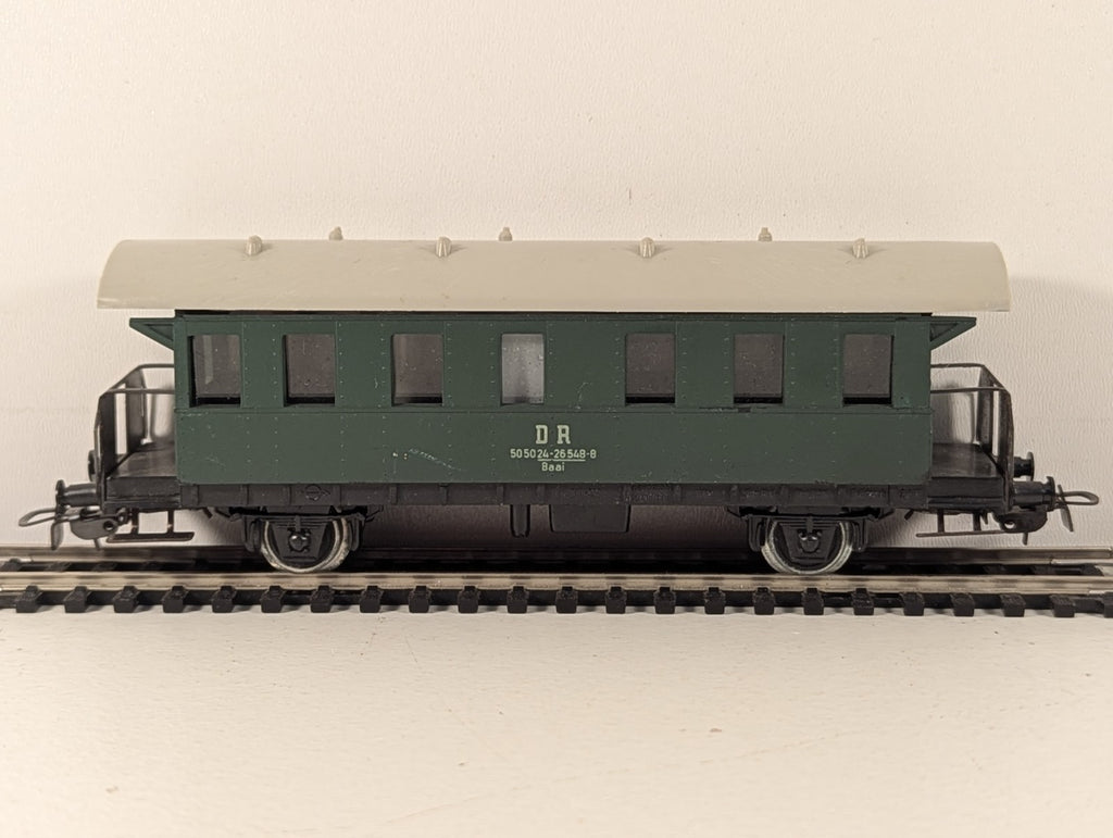 Piko HO Gauge Deutsche Reichsbahn Passenger Car Green