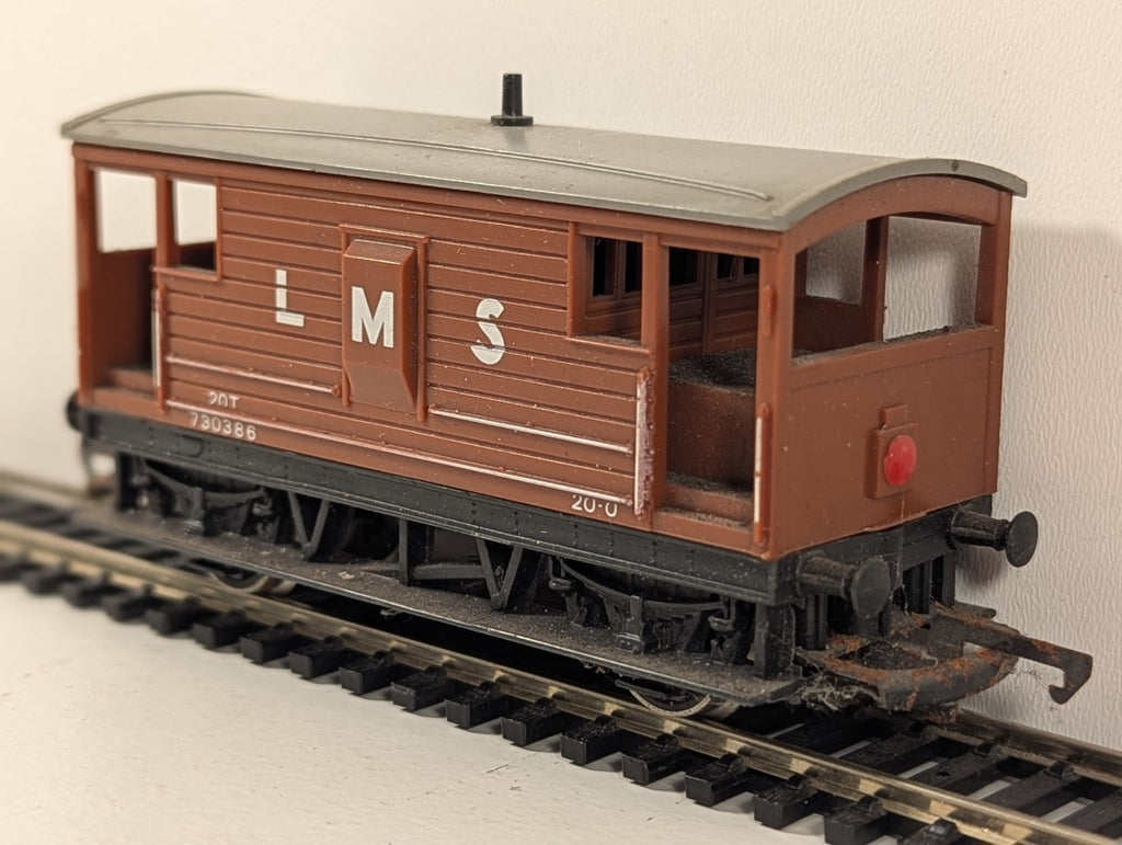 Hornby R.098 OO Gauge LMS Brake Van