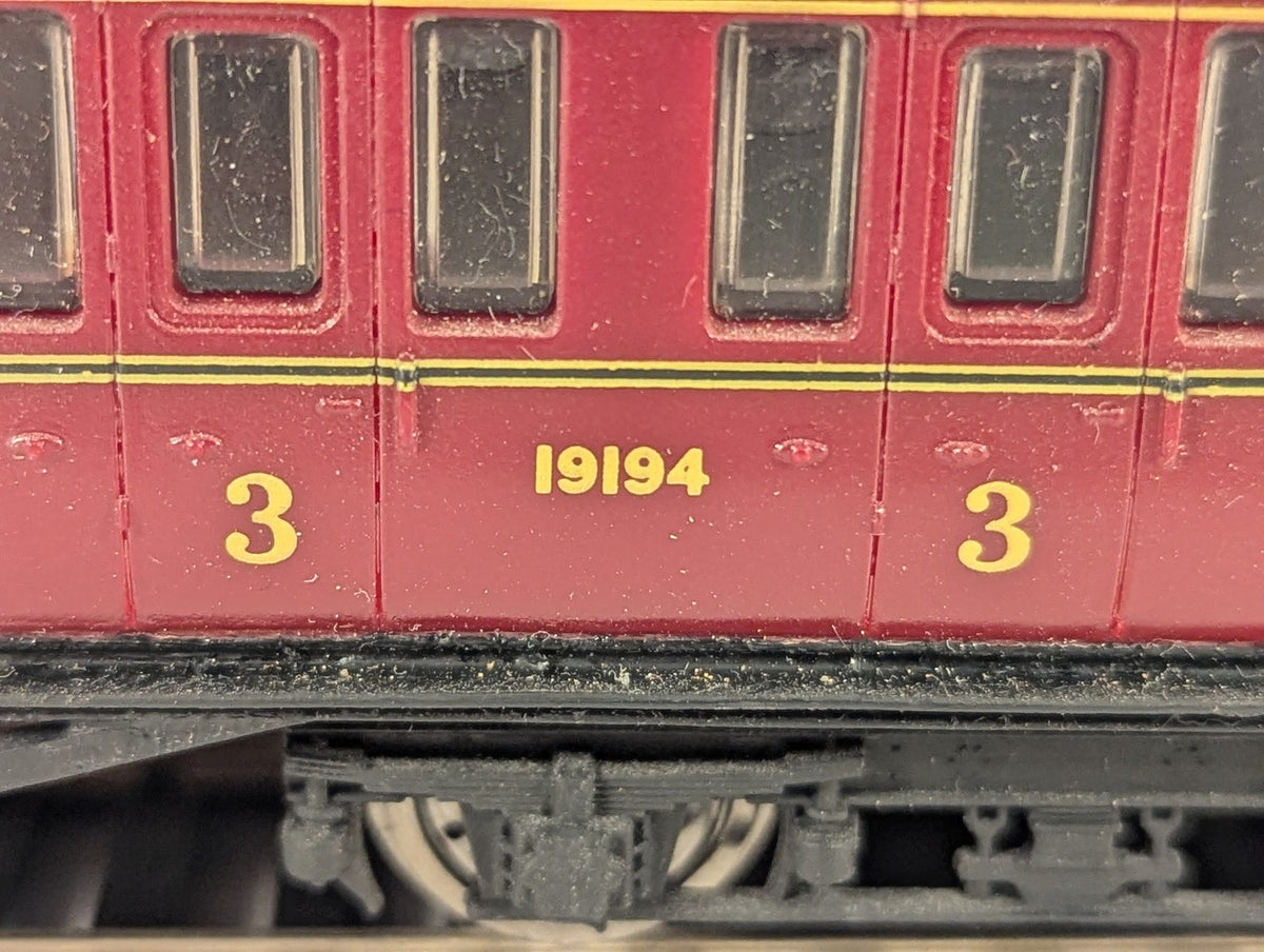 Dapol OO Gauge LMS Non-Corridor Composite Coach Passenger Coach 19194 LMS Maroon