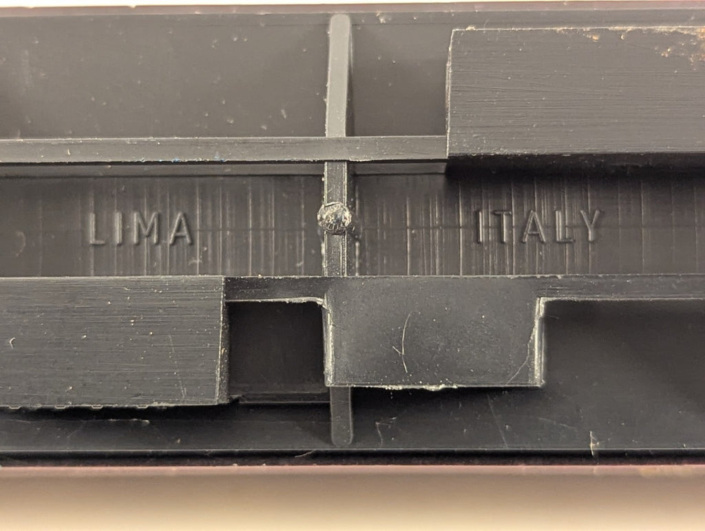 Lima OO Gauge LMS Stanier Corridor First Passenger Coach M34628