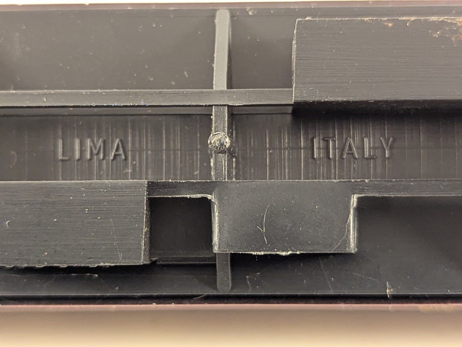 Lima OO Gauge LMS Stanier Corridor First Passenger Coach M34628