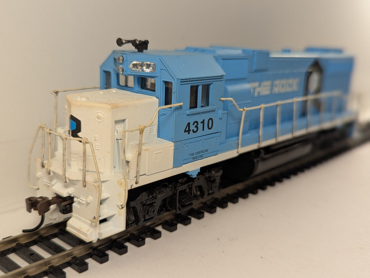 Athearn HO Gauge GP38-2 Powered Diesel Locomotive 4310 Rock Island Blue & White