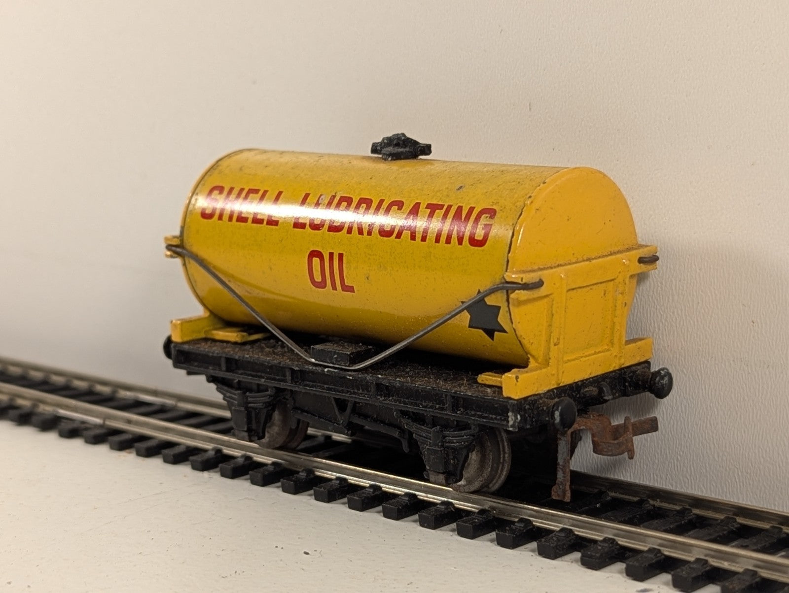 Hornby Dublo 32082 OO Gauge D1 Shell Lubricating Oil Tank Wagon - Boxed